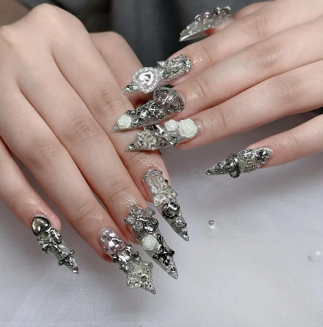 ネイル フレンチネイル ジェルネイル ハロウィン 韓国ネイル マグネットネイル ハンドネイル H.baby Nail Salonのネイルデザイン