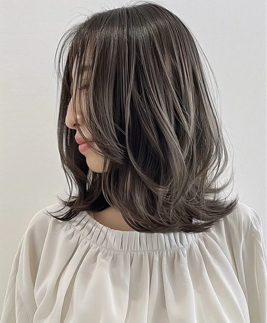 ミディアム カラー レイヤーカット/ 美髪矯正/YUIのヘアスタイル