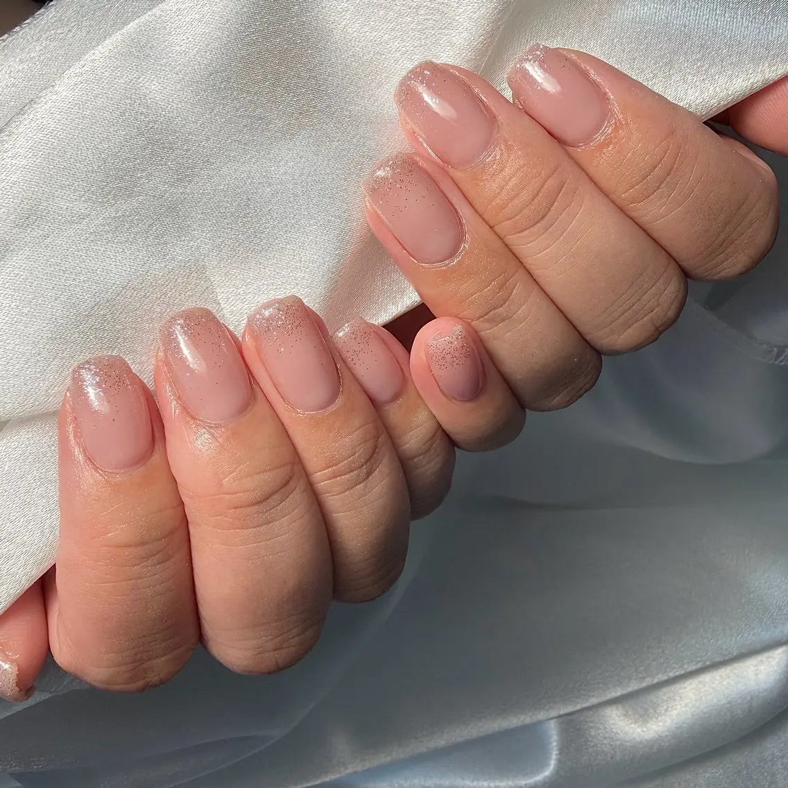 ネイル キラキラネイル ラメ(グリッター) ピンク シルバー シンプルネイル ハンドネイル プライベートサロン NAIL BY YUのネイルデザイン