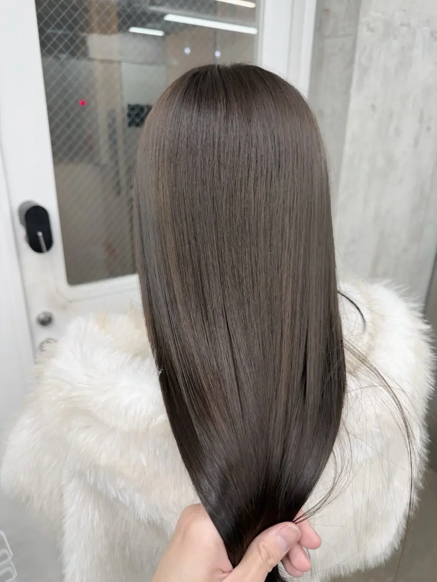 ロング カラー グレージュ カット ヘアカラー トリートメント 高橋大樹/グレー ジュ/ブリーチなしのヘアスタイル