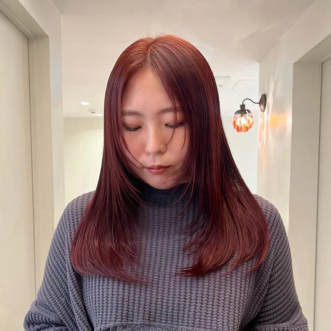 ロング カラー カシス レッドカラー ヘアカラー るな/暖色、 ベージュカラー🎀のヘアスタイル