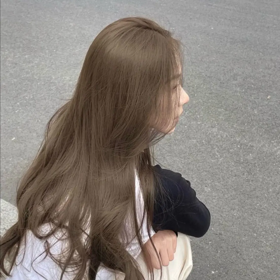 セミロング カラー ヘアアレンジ 🫧モテる💗ダメー ジレスハイトーン🫧のヘアスタイル