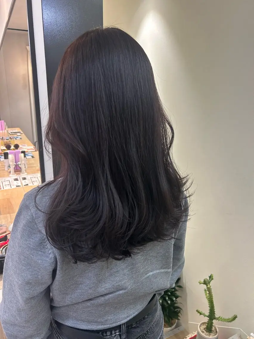 ロング カラー ブリーチ ボルドーカラー 透明感カラー ラベンダーカラー ブリーチなしカラー hubhair レイヤー/透明感のヘアスタイル
