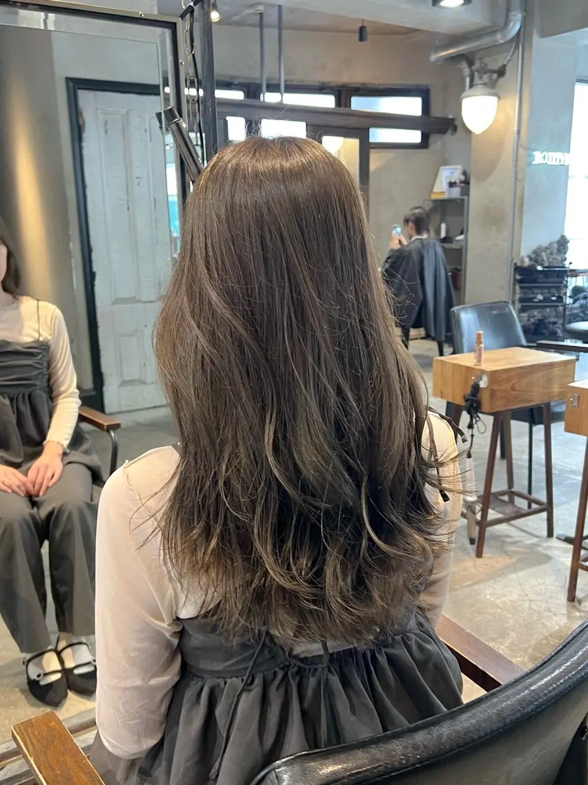 ロング カラー ヘアアレンジ アッシュ ベージュカラー ブリーチ ブラウンカラー 透明感カラー カット ヘアカラー トリートメント レイヤー/艶髪矯正 🪐takushiのヘアスタイル
