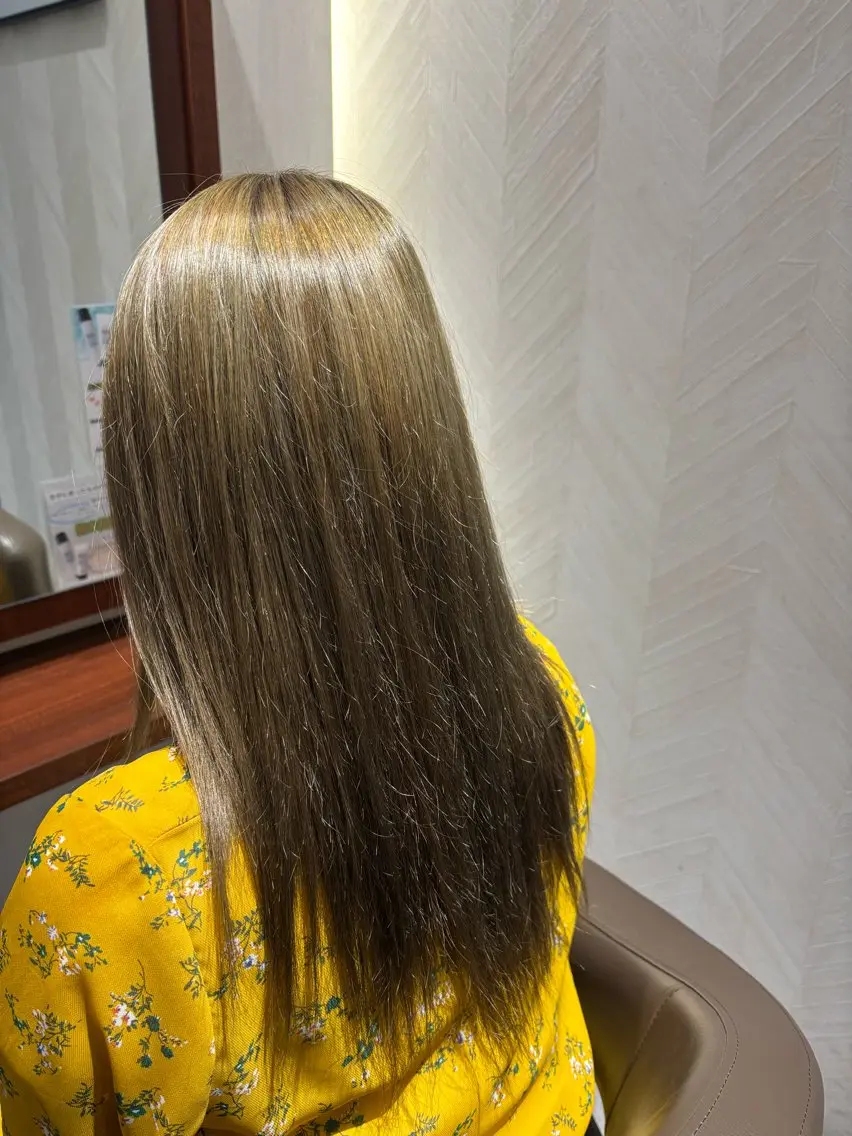 ロング トリートメント ヘアカラー 漆畑 夏美のヘアスタイル