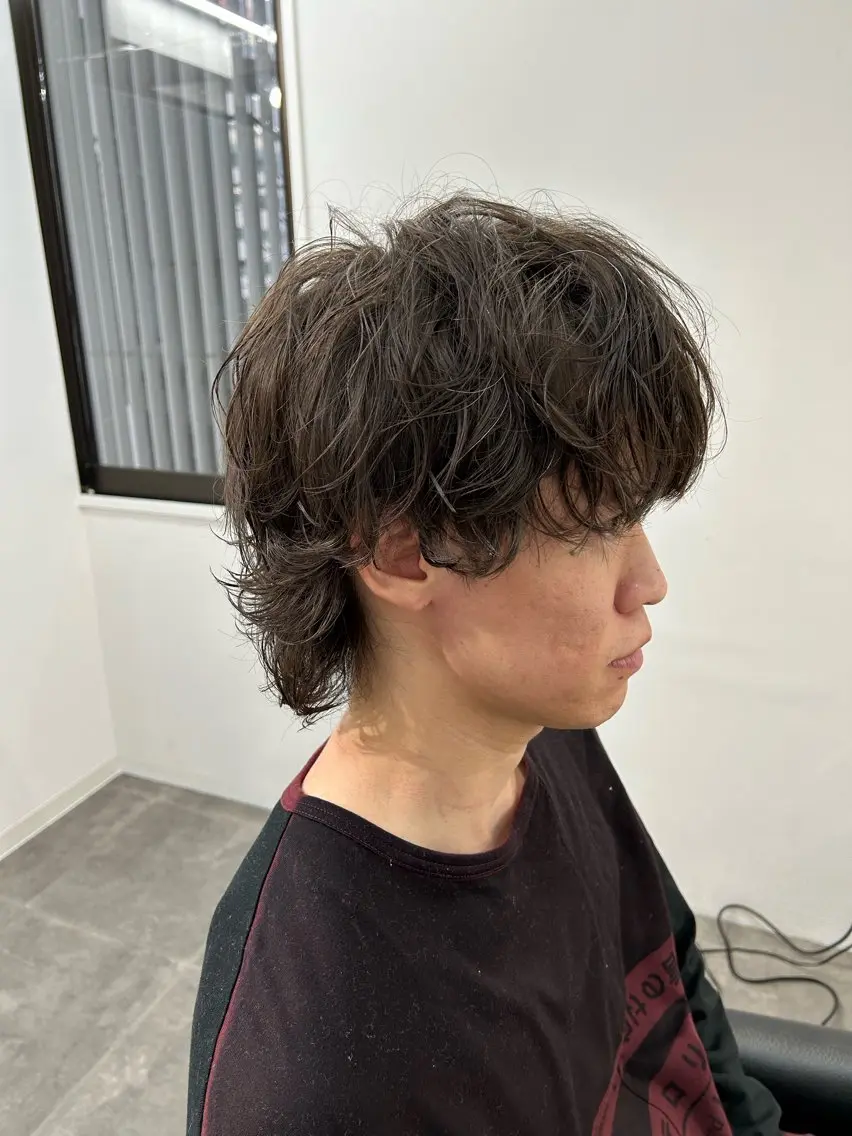 ショート パーマ メンズ マッシュウルフ マッシュ メンズパーマ メンズウルフカット ウルフカット OKADA/メンズ /カット/眉/縮毛の眉毛・アイブロウイメージ