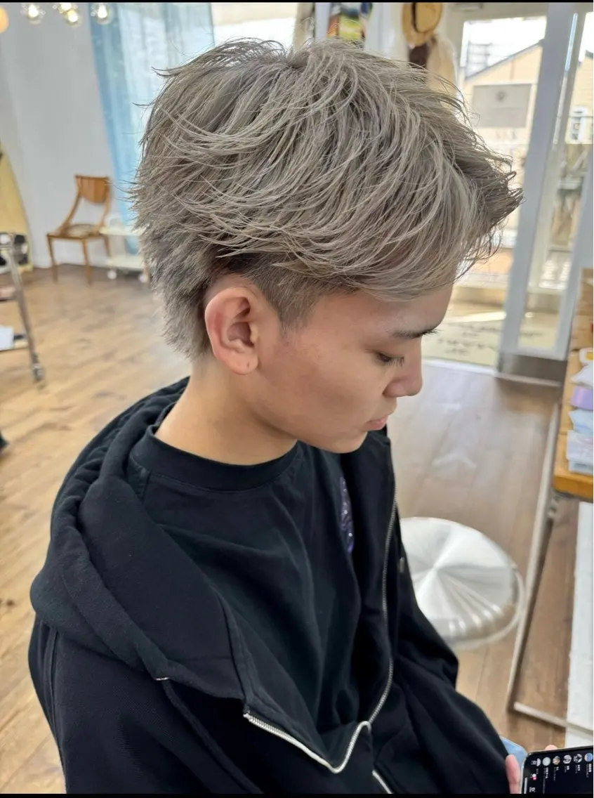 ショート カラー メンズ グレージュ メンズ特化サロン ユウヘイのヘアスタイル