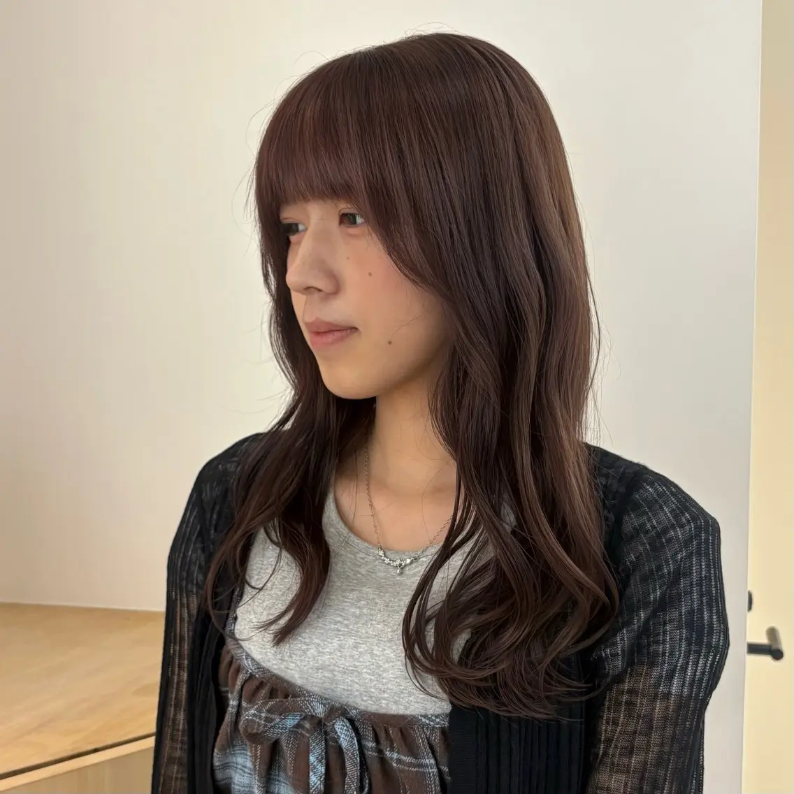セミロング ヘアカラー 蓑輪璃央 ショートカットのヘアスタイル