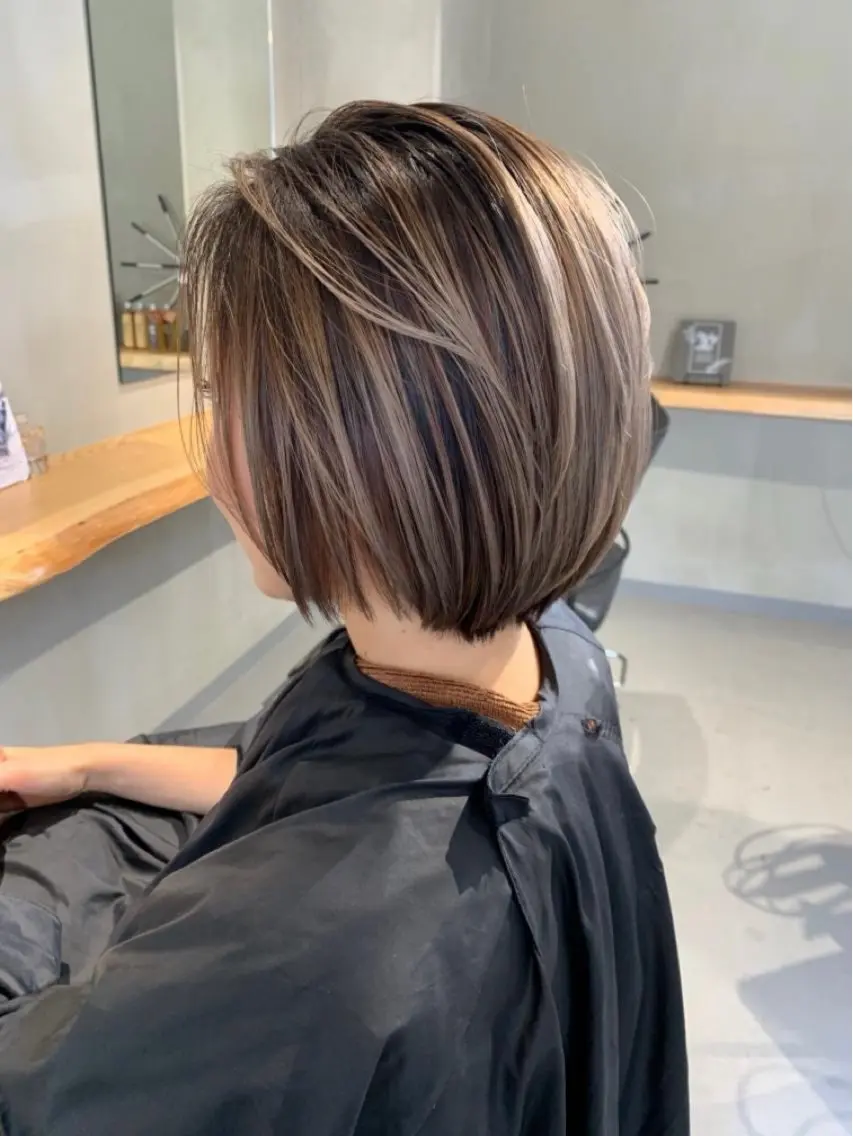 ショート ヘアカラー mei🪽 カラーモデルのヘアスタイル