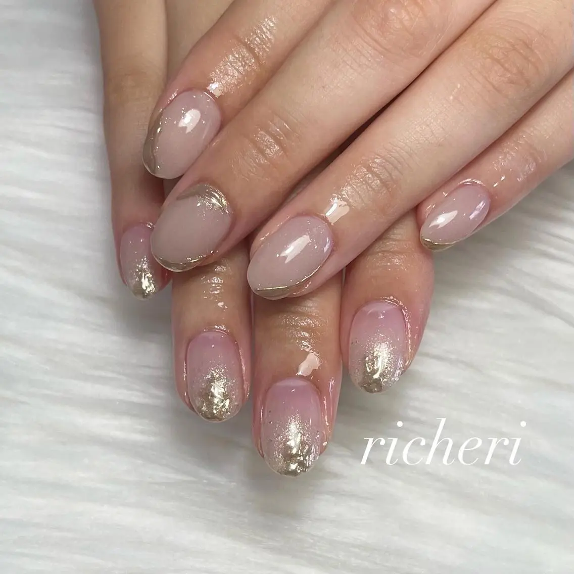 ミディアム ネイル 韓国風ヘア アートネイル フレンチネイル ジェルネイル ガラスフレンチ richeri beautyのネイルデザイン