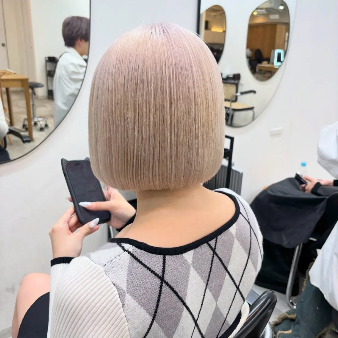 ショート カラー ヘアアレンジ ヘアカラー トリートメント ヘアセット 渋谷🤍ハイトーン 🤍ボブ🤍FUMUのヘアスタイル