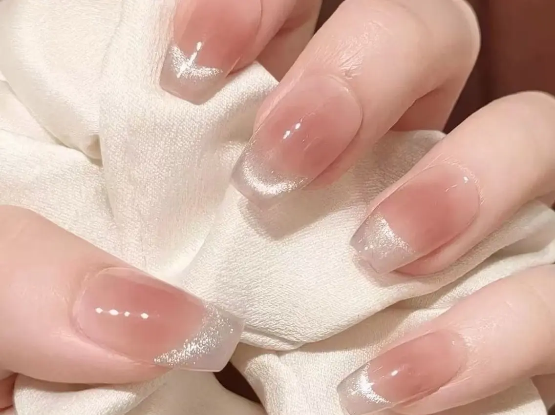 ネイル チークネイル マグネットネイル Nail Salon Bloom横浜西口店のネイルデザイン