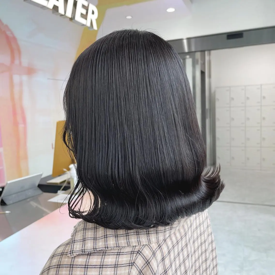 ミディアム カラー ヘアアレンジ ベージュカラー 黒髪 ブリーチ ブルーカラー ブルーブラック 韓国ヘア指名率 No. 1小堀京介のヘアスタイル