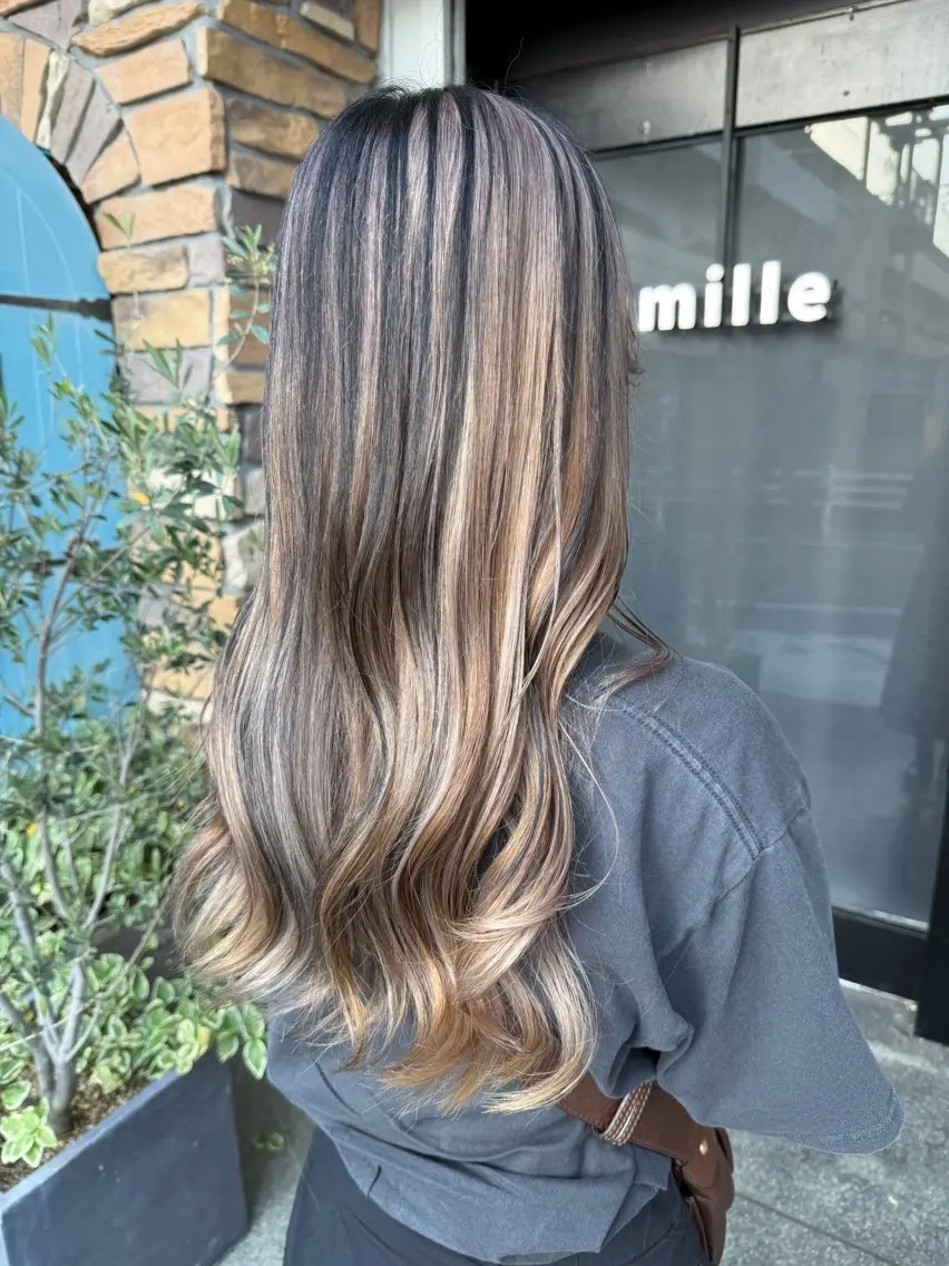 ロング カラー カット ヘアカラー 透明感カラー/パーマ 🌀アオノのヘアスタイル