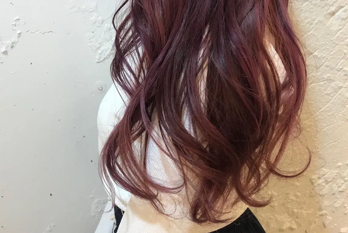 ミディアム カラー ヘアアレンジ ピンクカラー 【体験】韓国 メイク&ヘア天神のヘアスタイル
