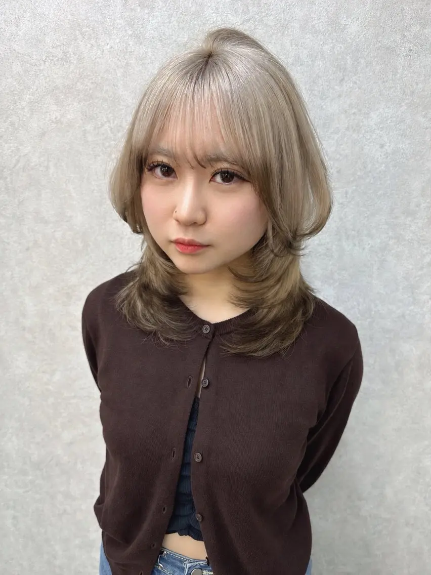 セミロング カラー ベージュカラー 透明感カラー グレージュ 顔まわりレイヤー レイヤーカット カット ヘアカラー トリートメント 𝐑𝐲𝐮𝐤𝐢 【店長】ALEAPのヘアスタイル