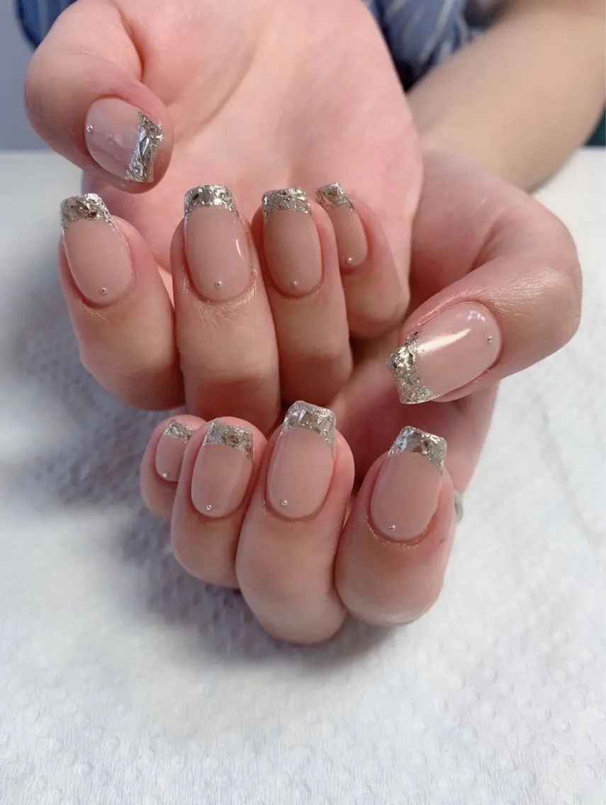 ネイル フレンチネイル ガラスフレンチ Emmi salonのネイルデザイン