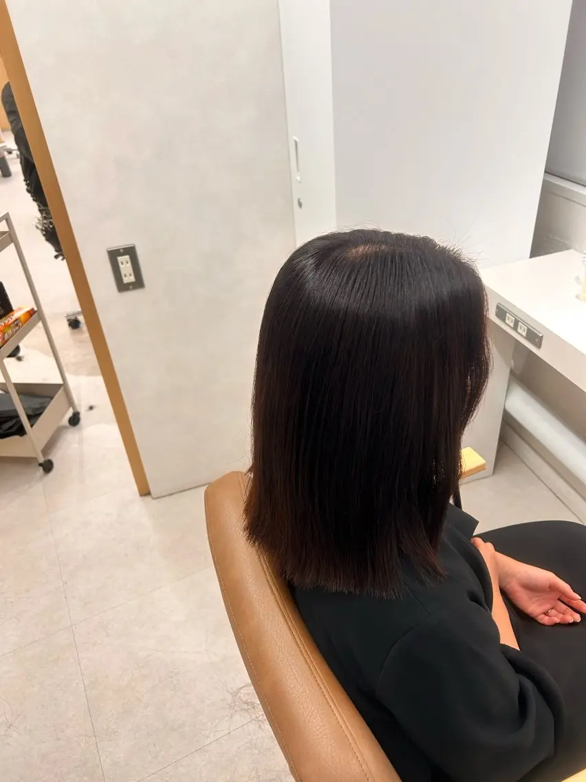 セミロング SLASHスラッシュ 伊藤眞代のヘアスタイル