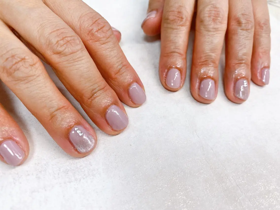 ネイル オーロラネイル フラワーネイル フットネイル フレンチネイル ジェルネイル mogunail &blowのネイルデザイン