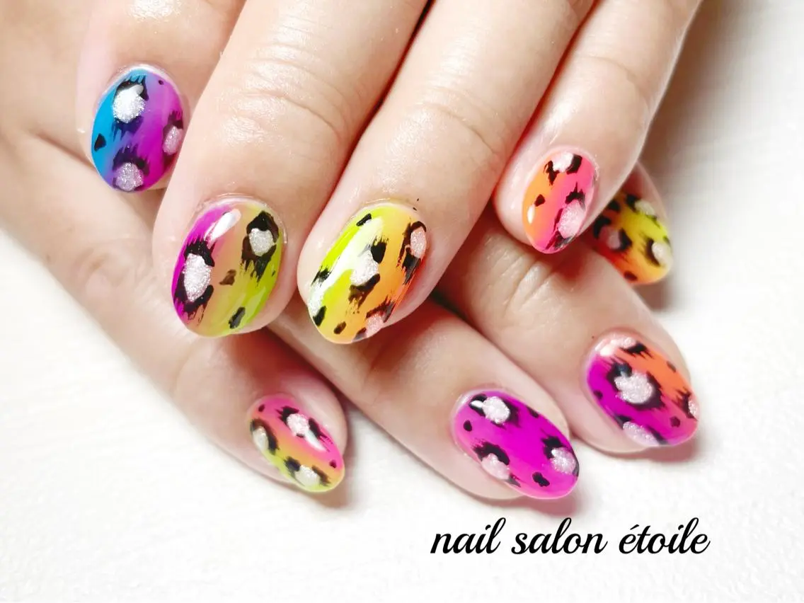 ネイル アニマル柄 アートネイル ジェルネイル グラデーション ハンドネイル nail salon étoileのネイルデザイン