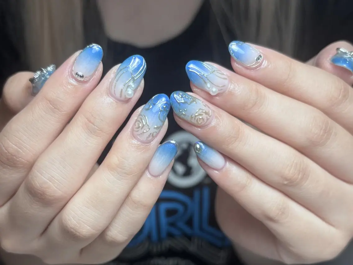 ネイル 長さ出し グラデーション 卒業式 キラキラネイル マグネットネイル Mio💖Belle Nail Salonのネイルデザイン