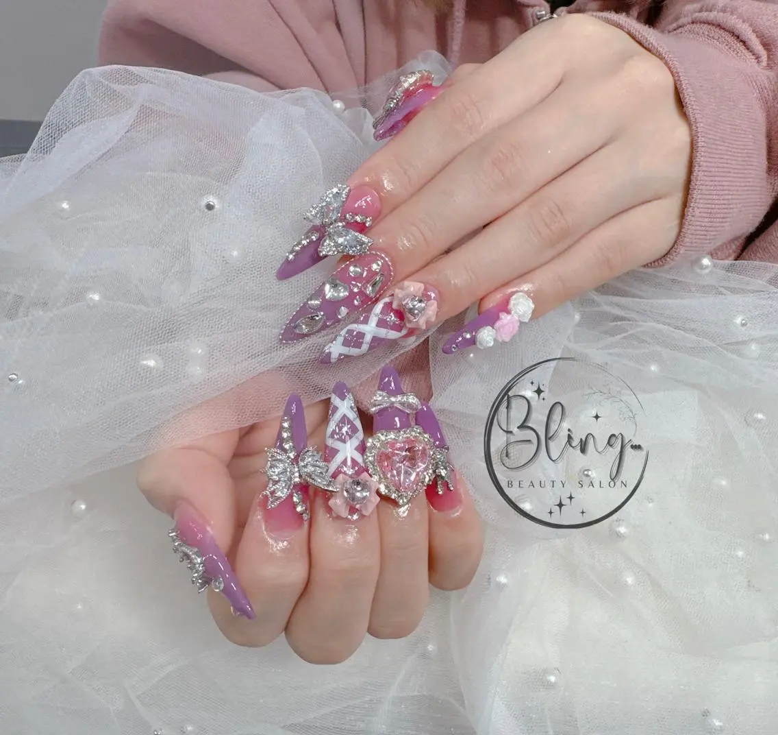 ロング カラー グラデーションカラー 韓国風ヘア ハンドネイル Bling Salonのネイルデザイン