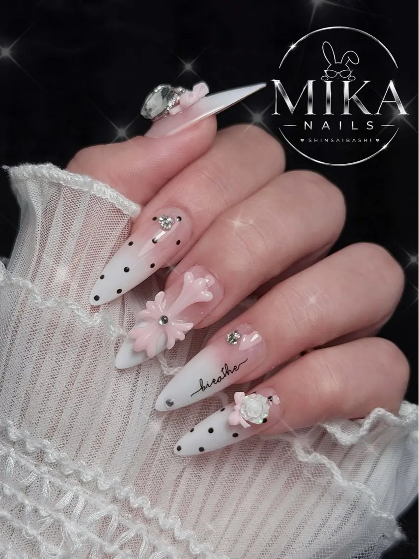 ネイル アートネイル チークネイル ドット フットネイル フレンチネイル ハンドネイル 🌷Luna Mika🌷のネイルデザイン
