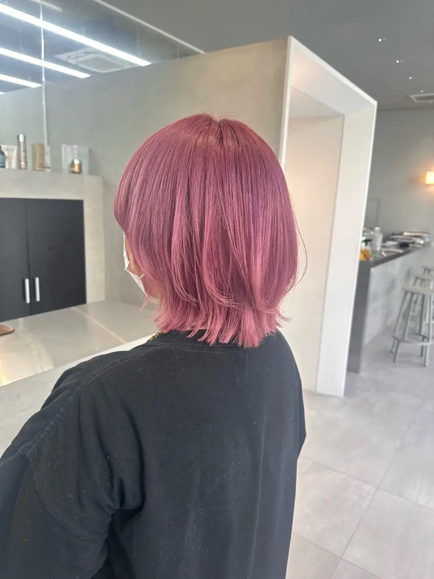 ミディアム カラー ボブレイヤー ピンクカラー ボブ レイヤーカット 染谷 遥花のヘアスタイル