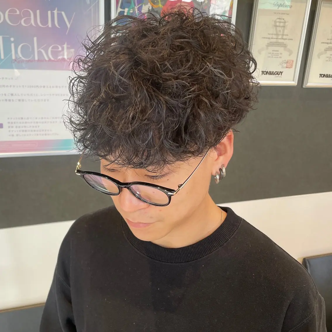 ショート パーマ メンズ スペインカール カット パーマ メンズヘア特化 崎田 成人のヘアスタイル