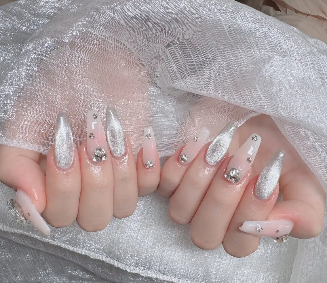 ネイル フレンチネイル ジェルネイル ガラスフレンチ ハロウィン ハート ハンドネイル H.baby Nail Salonのネイルデザイン