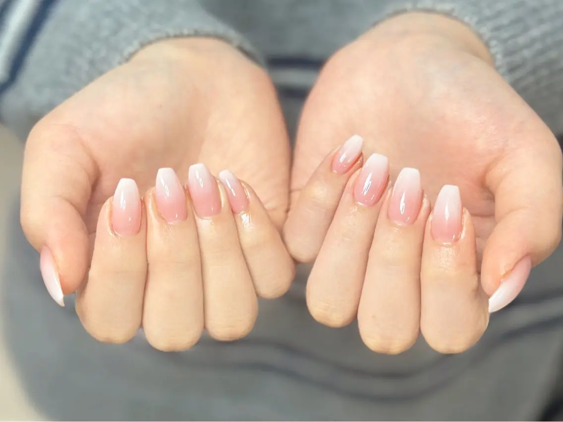 ネイル アートネイル オーロラネイル チークネイル フレンチネイル ガラスフレンチ ハンドネイル 🎀YooLi Nail salonのネイルデザイン