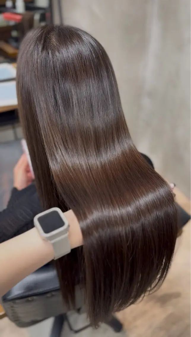 ロング ヘアカラー 坪井 楓のヘアスタイル