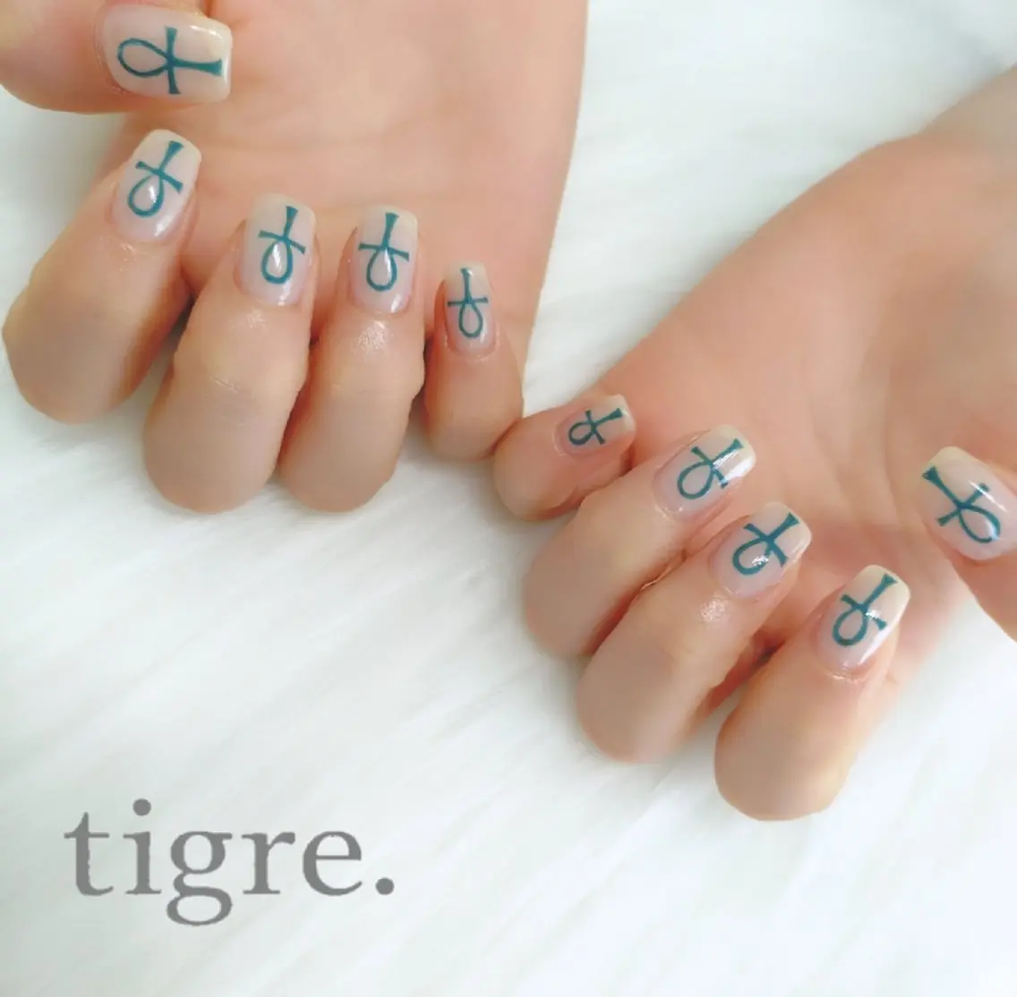 ネイル ハンドネイル tigre .のネイルデザイン