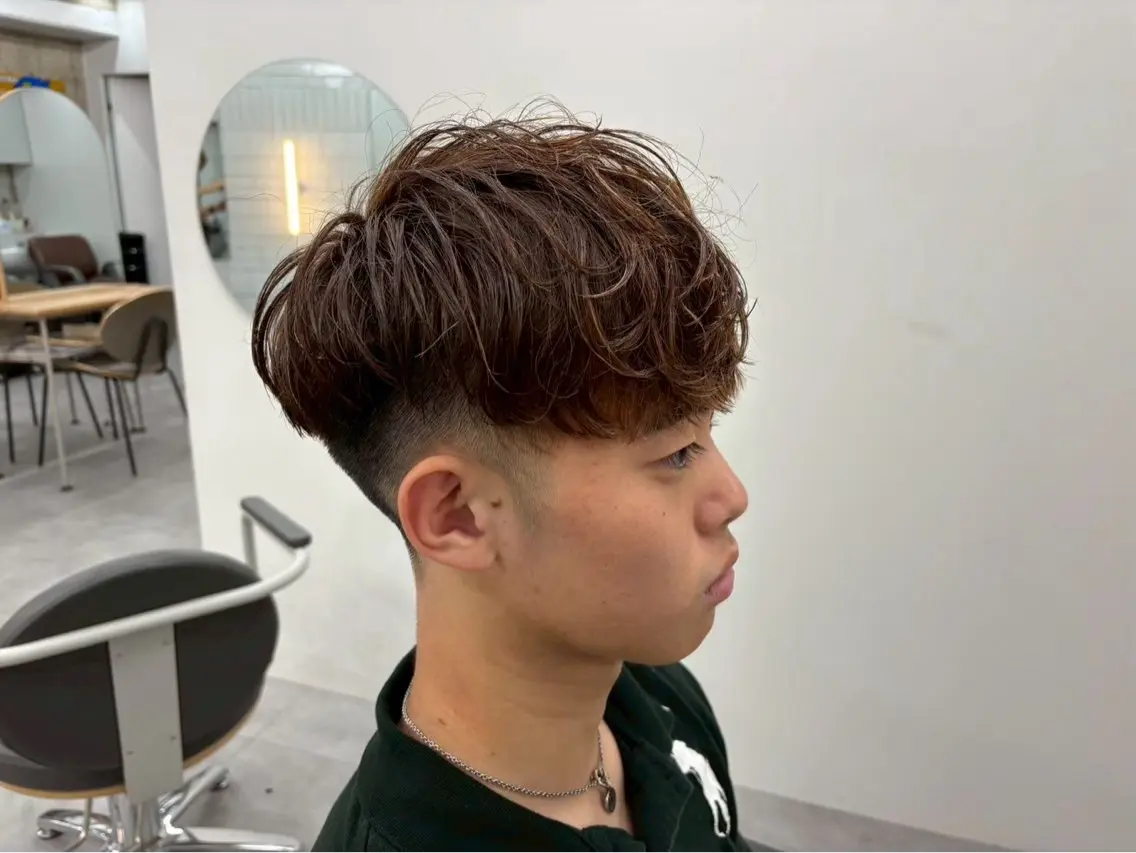 ショート メンズ フェードカット マッシュ 高山 健のヘアスタイル