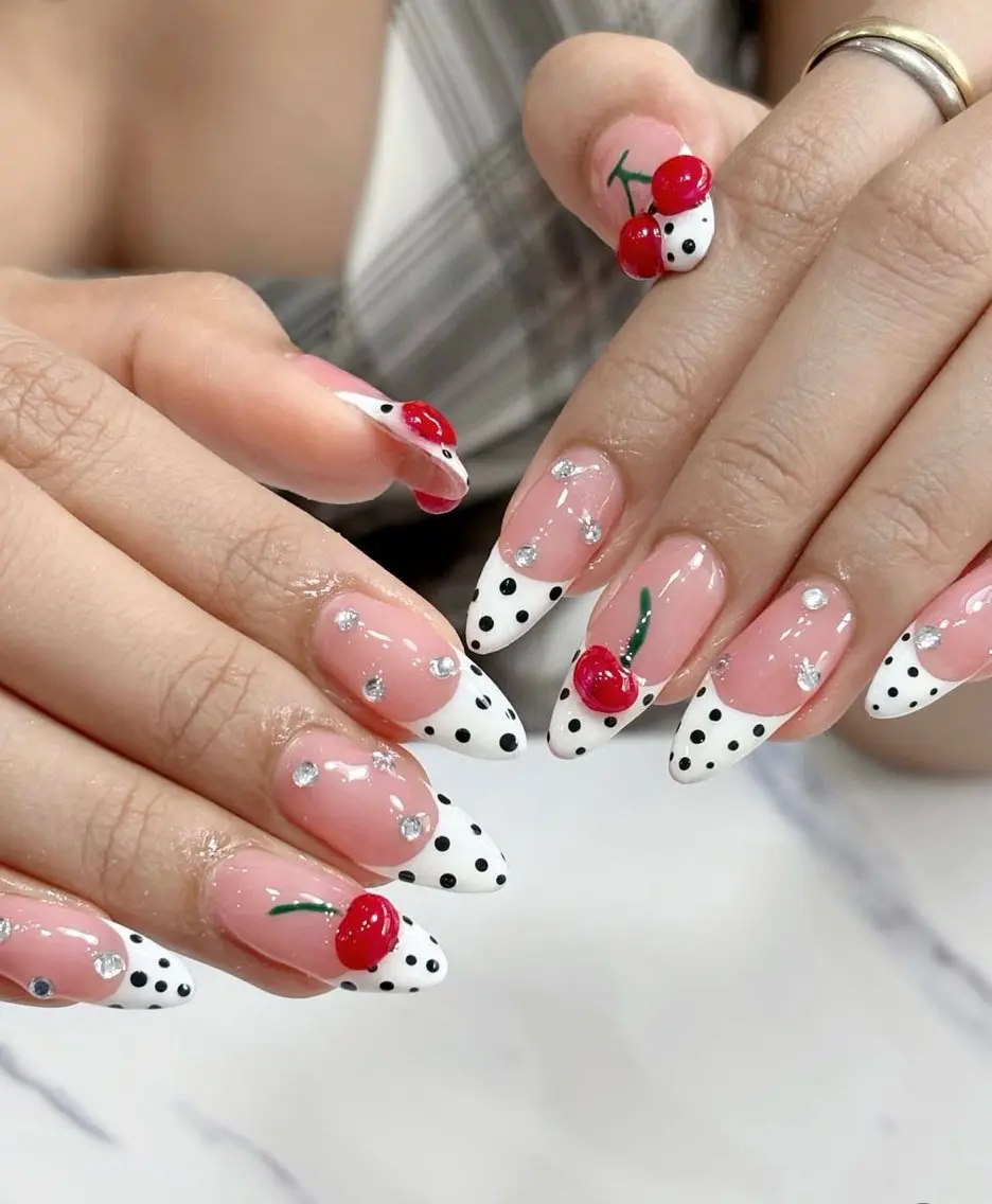 ネイル フレンチネイル ジェルネイル 韓国ネイル マグネットネイル ネイルチップ Rin Nail 新大久保店のネイルデザイン