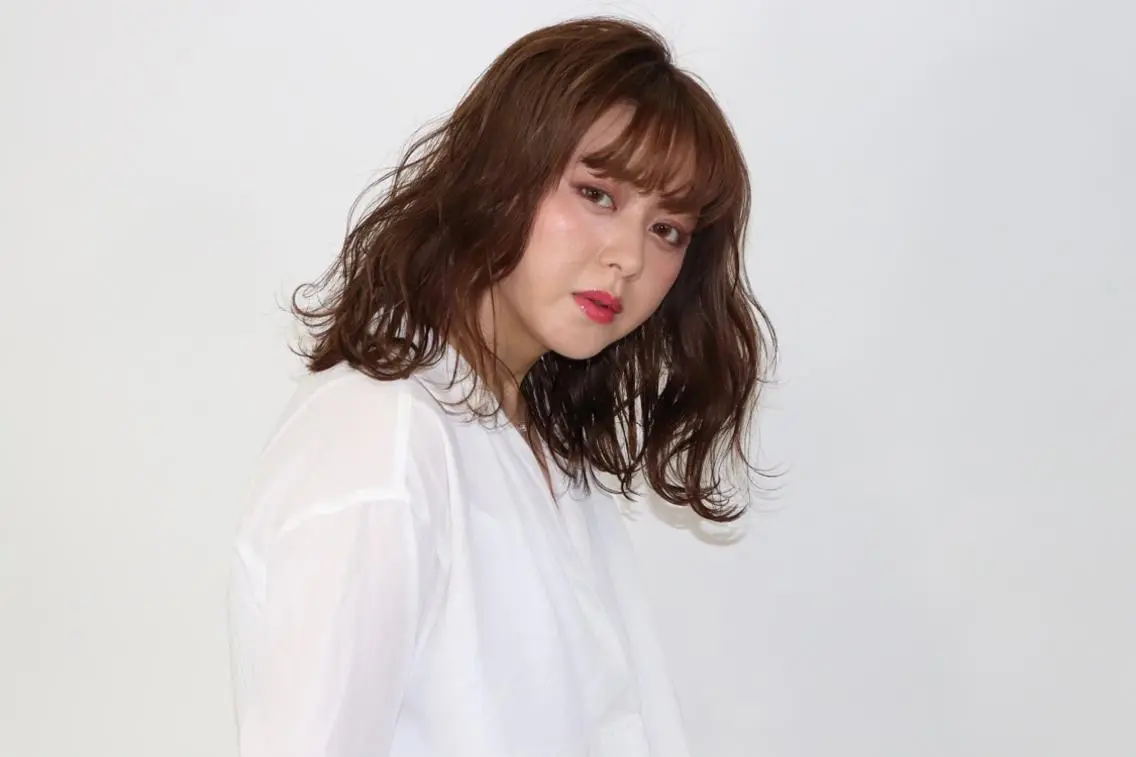 ミディアム ヘアカラー 袴田 伊代のヘアスタイル