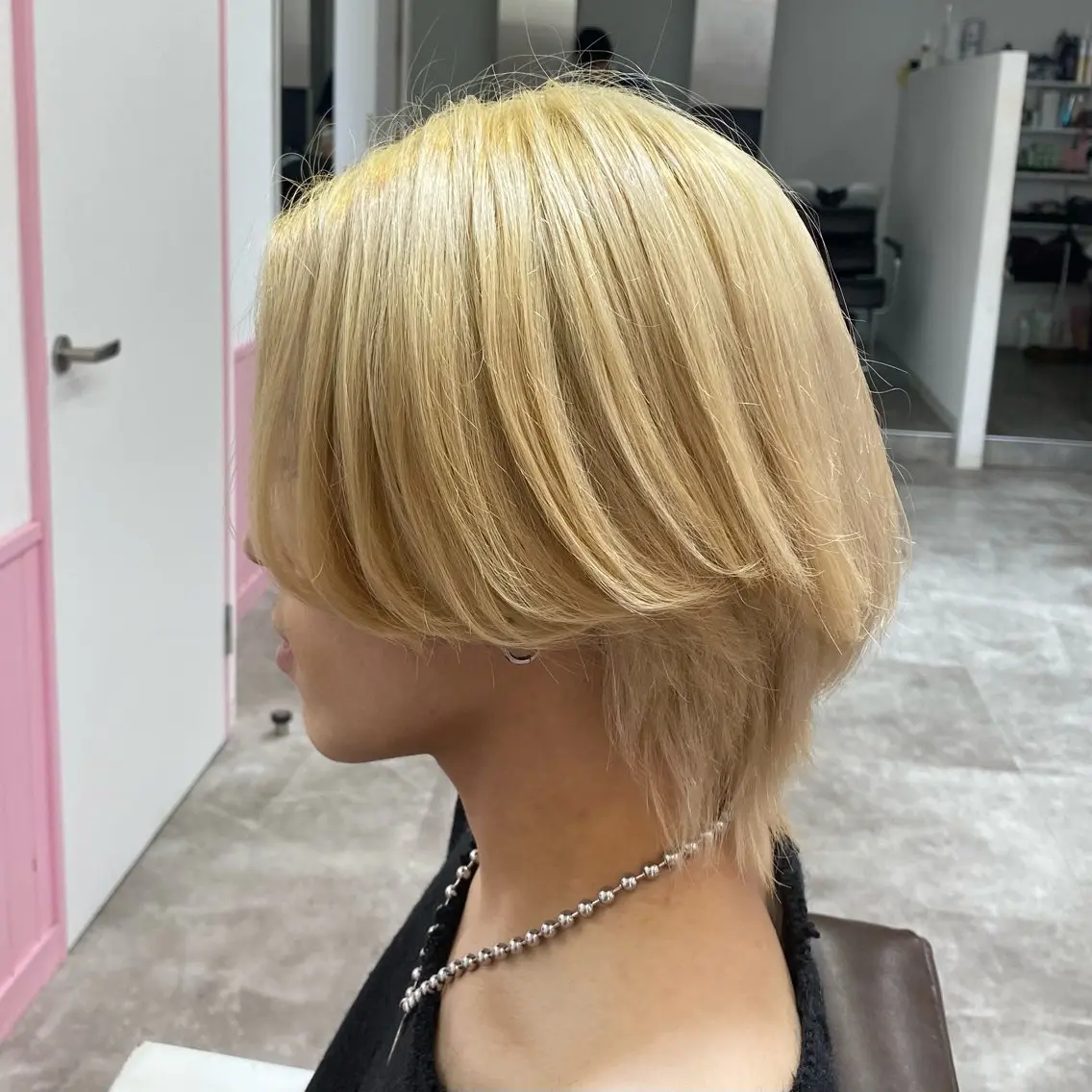 カラー メンズ ★デザインカラー ハイトーン ももか★のヘアスタイル