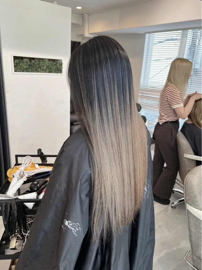 ロング カラー バレイヤージュ グレージュ レイヤーカット 指名数No.1 /NAOYAのヘアスタイル