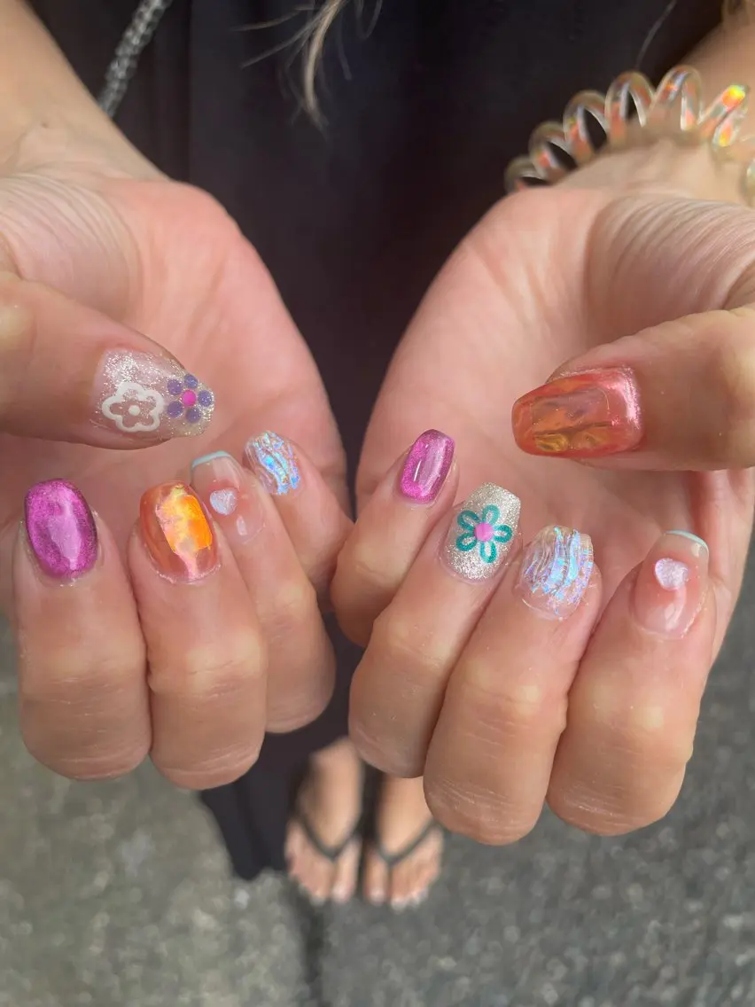 ネイル LAVISH 大和店 emi･:*+のネイルデザイン