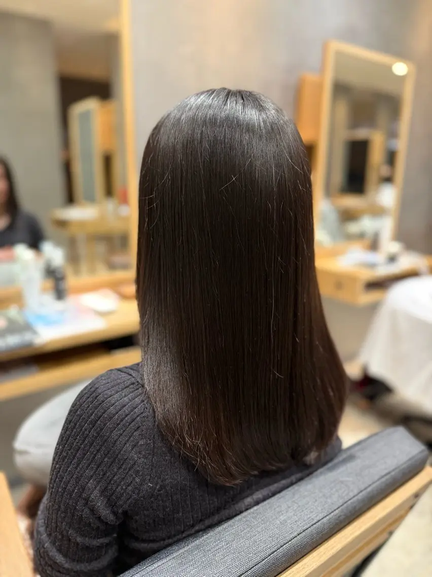 ミディアム 縮毛矯正 羽根 ひよりのヘアスタイル