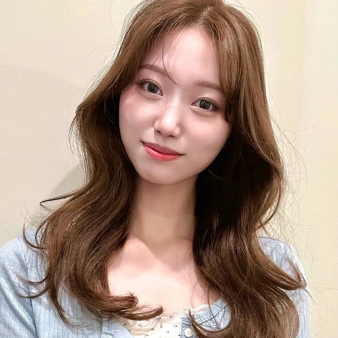 セミロング カット ヘアカラー トリートメント 🌹ハッシュカット、 レイヤー韓国ヘア🌹のヘアスタイル