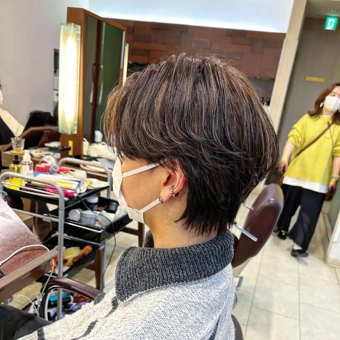 ミディアム メンズ センターパート 吉井 伸介のヘアスタイル