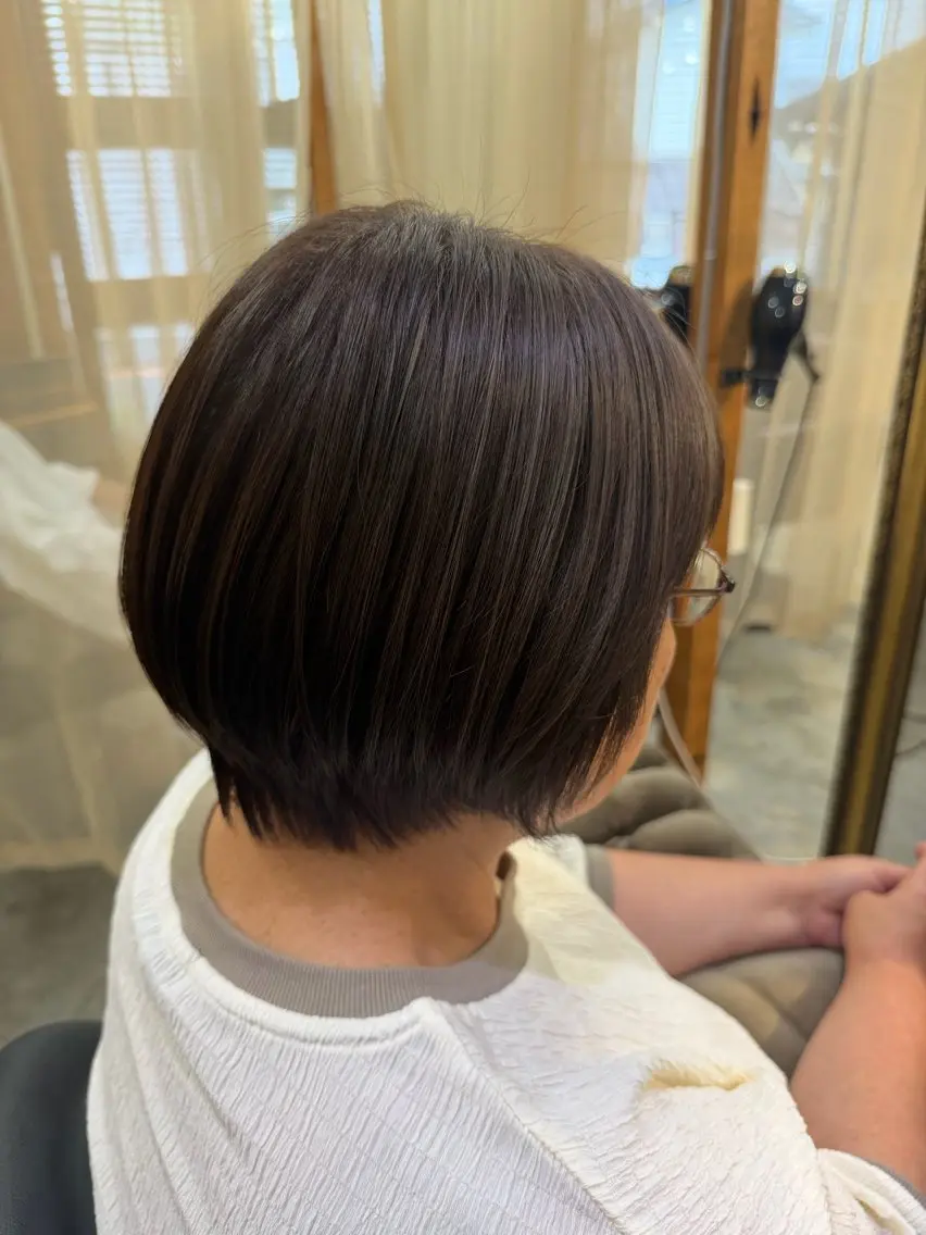 ショート ハイライト 廣野 愛香のヘアスタイル