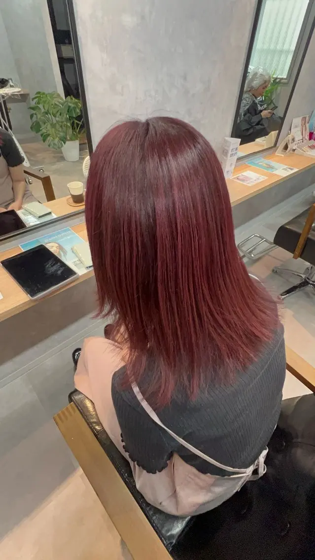 ミディアム ヘアカラー motoトップカラー リスト/ブリーチカラのヘアスタイル