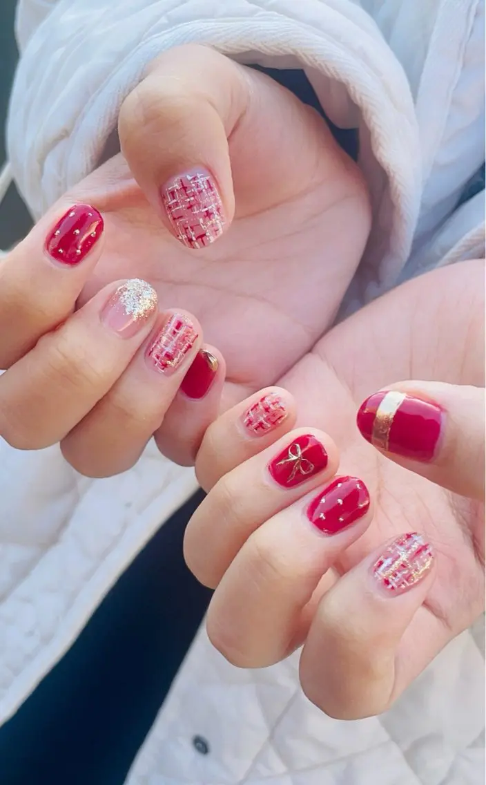ネイル ボルドー ミラーネイル リボン ツイードネイル Kuroki Yurikaのネイルデザイン