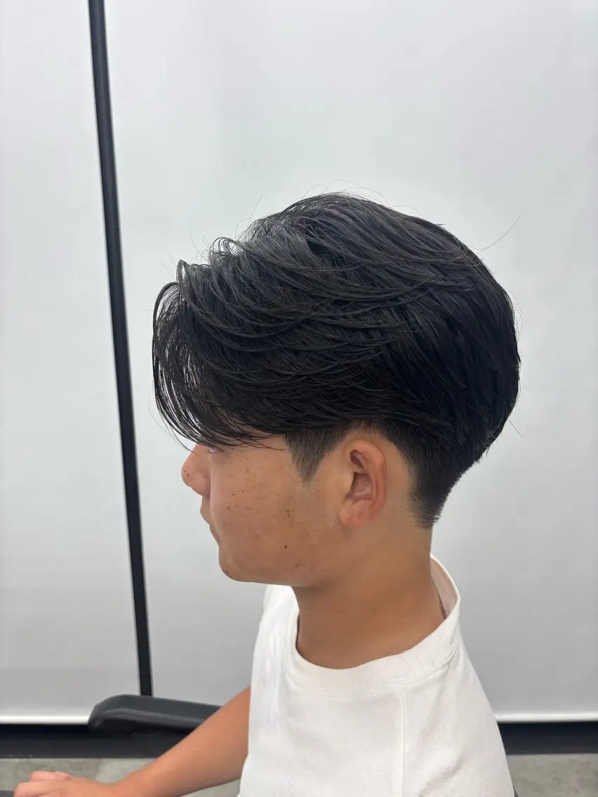 パーマ メンズ フェザーパーマ メンズ韓国風 メンズパーマ カット パーマ 白井 世那のヘアスタイル