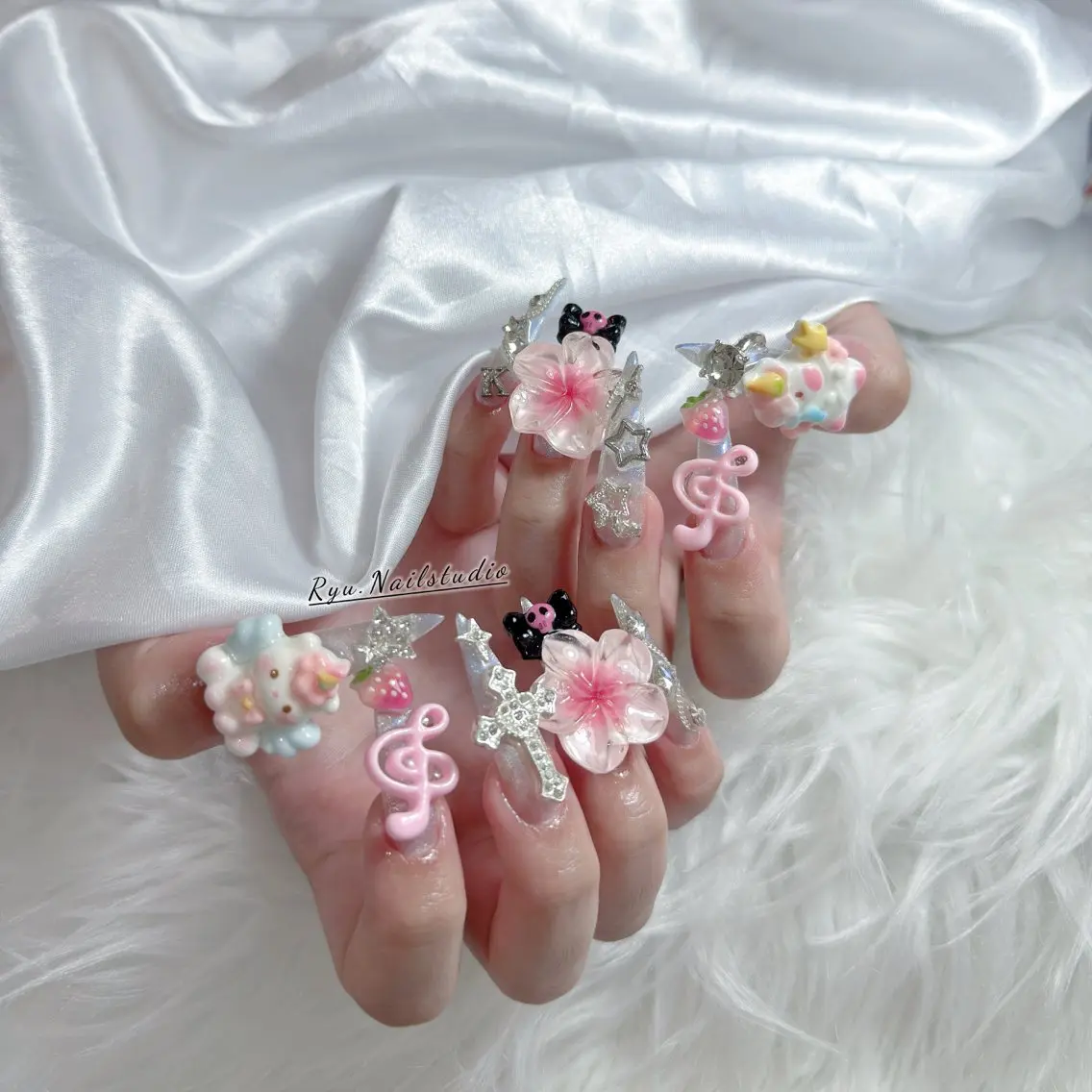 ネイル アートネイル ジェルネイル キラキラネイル ミラーネイル ニュアンスネイル ハンドネイル Ryu nail studioのネイルデザイン