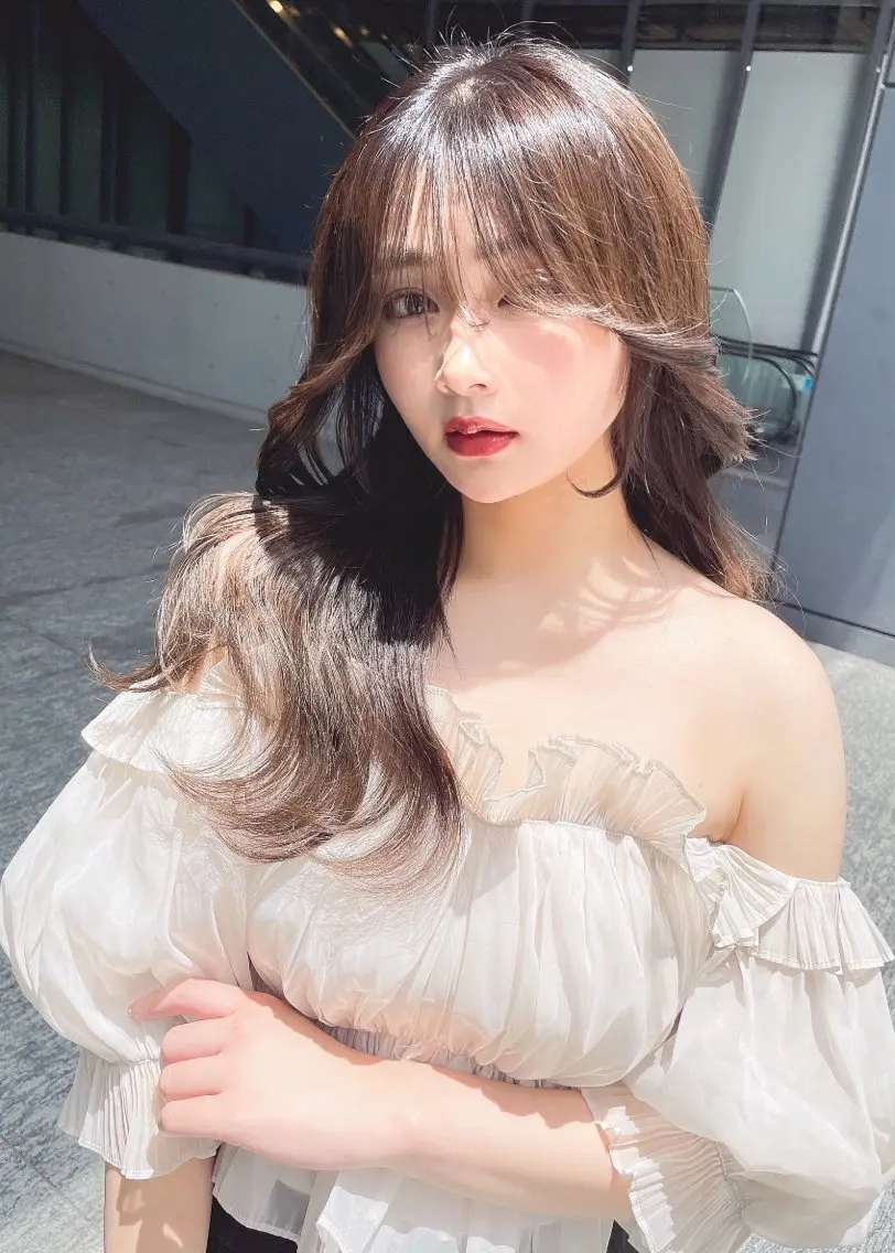 セミロング カラー ベージュカラー 黒髪 ブリーチ ブルーカラー ブルーブラック カット ヘアカラー トリートメント 木屋元一/透明感 /前髪/レイヤーのヘアスタイル