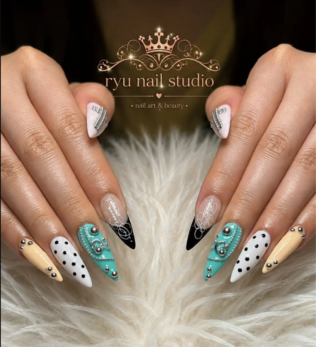 ネイル アートネイル フレンチネイル ジェルネイル キラキラネイル ニュアンスネイル ハンドネイル Ryu Nail YukiChanのネイルデザイン