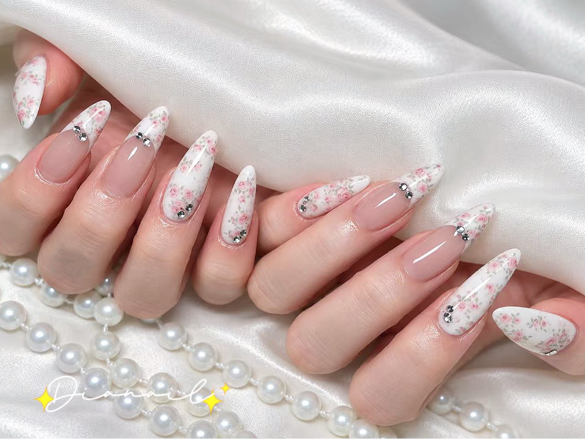 ネイル フットネイル 韓国ネイル レース マグネットネイル ニュアンスネイル ハンドネイル Dia nail サロンのネイルデザイン